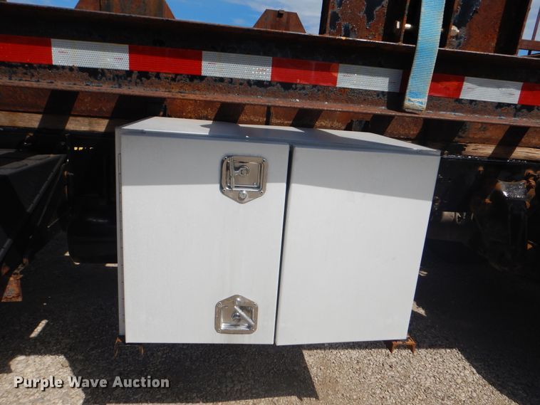 image for item GF9240 2008 Freightliner Business Class M2  flatbed truck