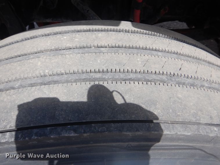 image for item GF9240 2008 Freightliner Business Class M2  flatbed truck