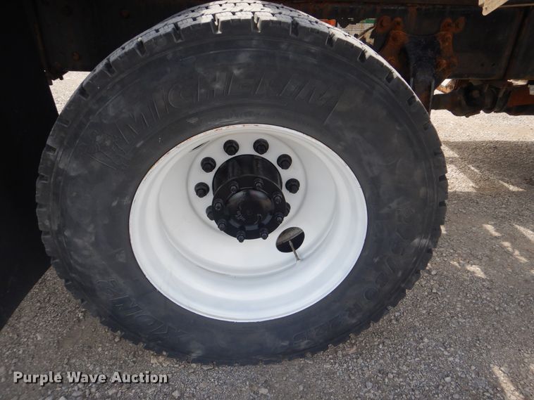 image for item GF9240 2008 Freightliner Business Class M2  flatbed truck