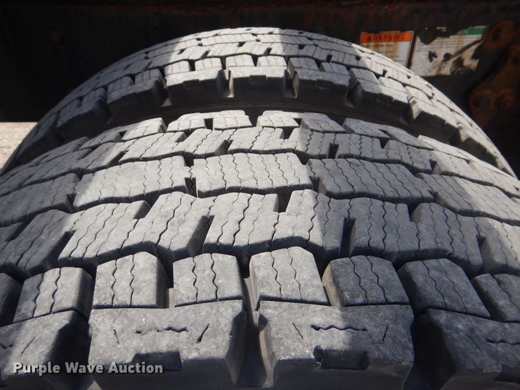 image for item GF9240 2008 Freightliner Business Class M2  flatbed truck