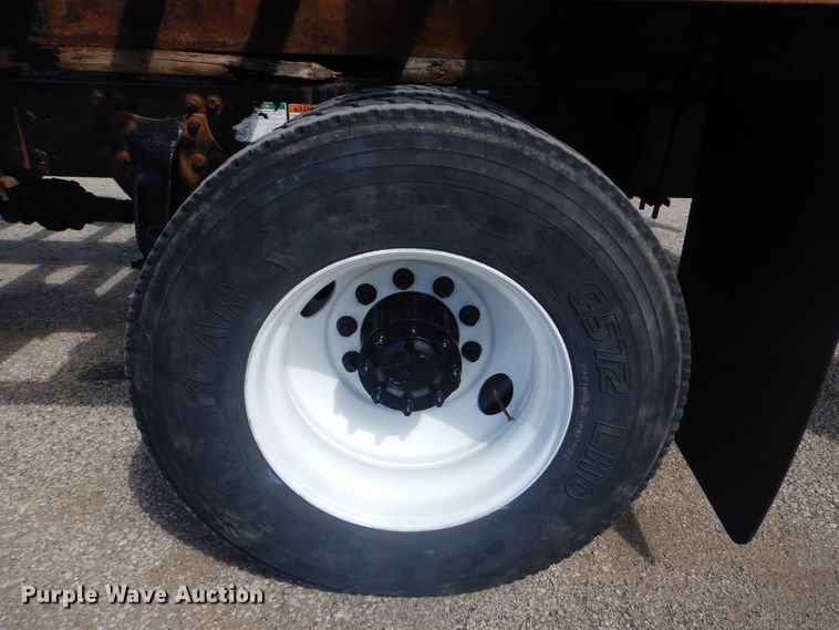 image for item GF9240 2008 Freightliner Business Class M2  flatbed truck