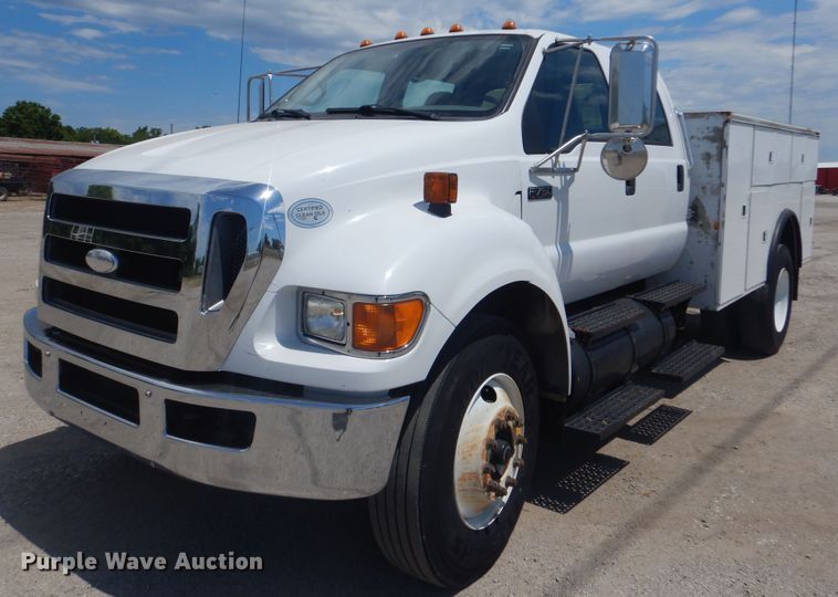 image for item GF9242 2009 Ford F750 Super Duty  service truck