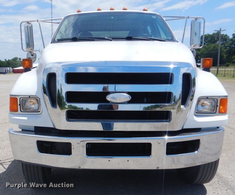 image for item GF9242 2009 Ford F750 Super Duty  service truck