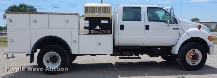 image for item GF9242 2009 Ford F750 Super Duty  service truck