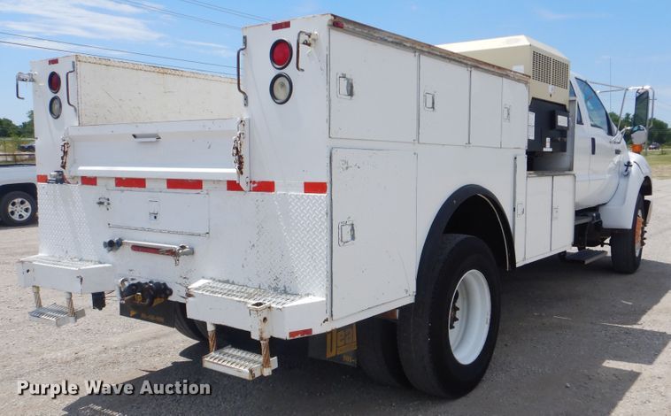 image for item GF9242 2009 Ford F750 Super Duty  service truck