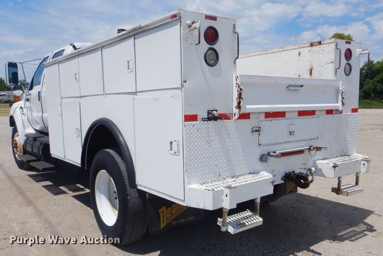 image for item GF9242 2009 Ford F750 Super Duty  service truck