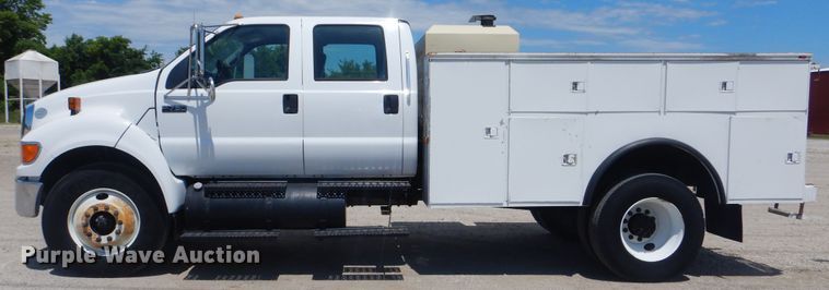 image for item GF9242 2009 Ford F750 Super Duty  service truck