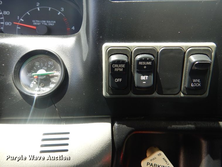 image for item GF9242 2009 Ford F750 Super Duty  service truck