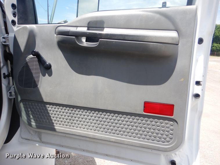 image for item GF9242 2009 Ford F750 Super Duty  service truck