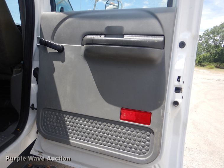 image for item GF9242 2009 Ford F750 Super Duty  service truck