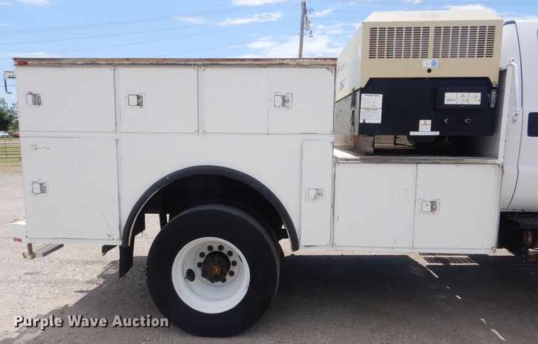 image for item GF9242 2009 Ford F750 Super Duty  service truck