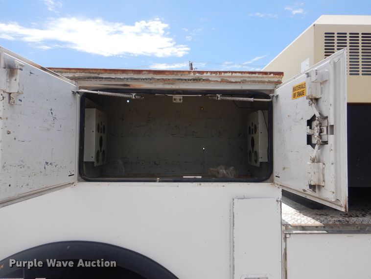 image for item GF9242 2009 Ford F750 Super Duty  service truck