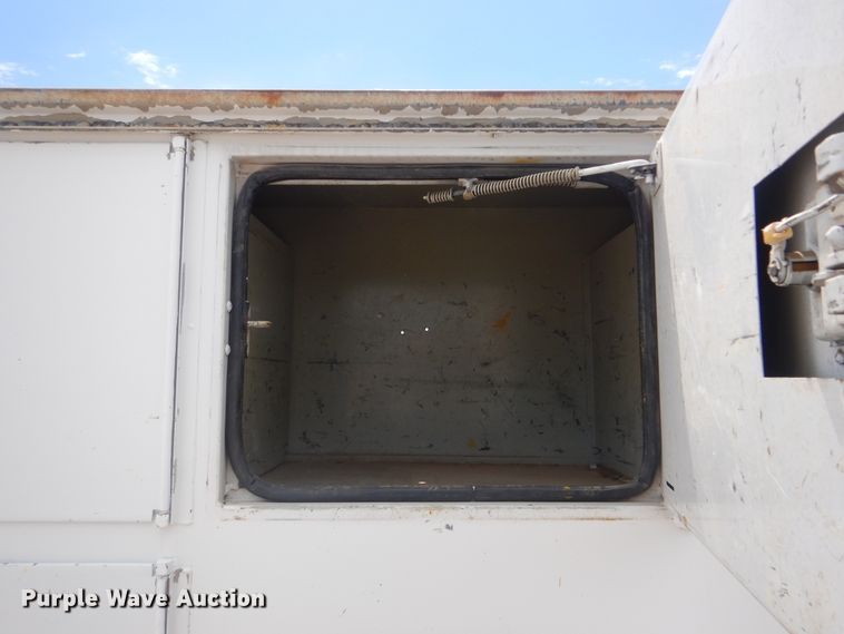 image for item GF9242 2009 Ford F750 Super Duty  service truck