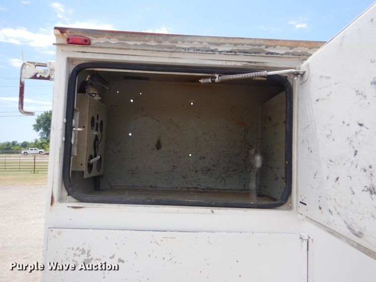 image for item GF9242 2009 Ford F750 Super Duty  service truck