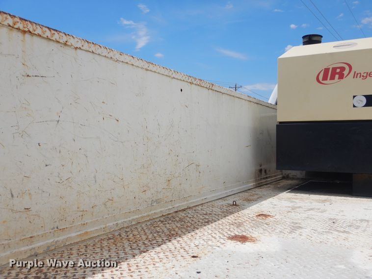 image for item GF9242 2009 Ford F750 Super Duty  service truck