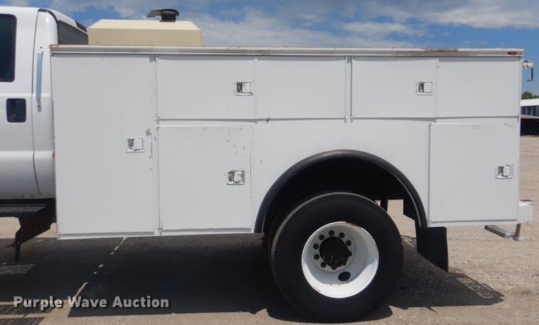 image for item GF9242 2009 Ford F750 Super Duty  service truck