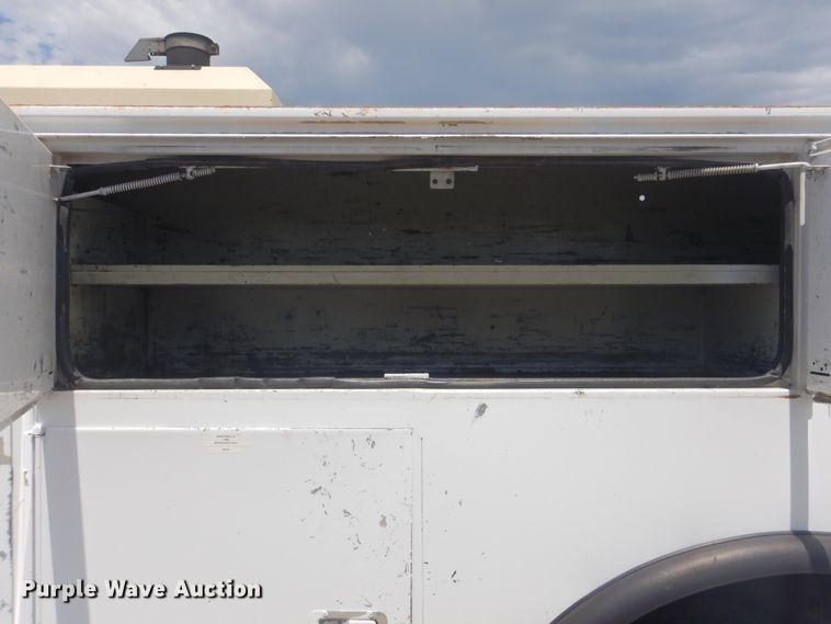 image for item GF9242 2009 Ford F750 Super Duty  service truck