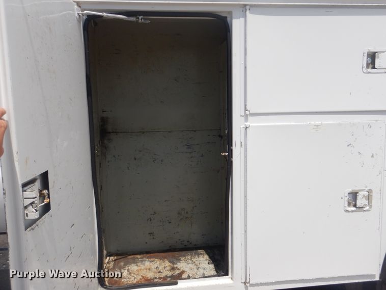 image for item GF9242 2009 Ford F750 Super Duty  service truck