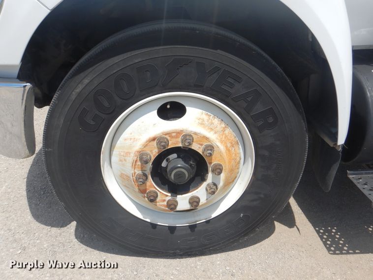 image for item GF9242 2009 Ford F750 Super Duty  service truck