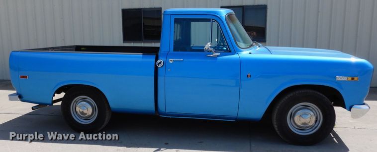 image for item GH9909 1968 International 1000D  pickup truck