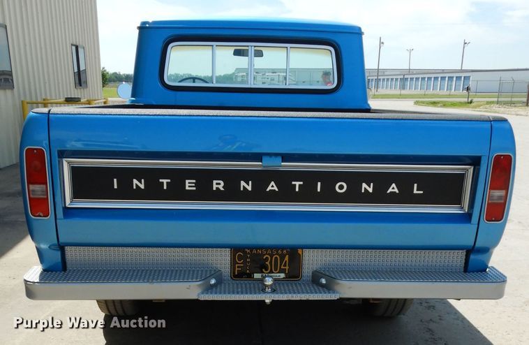 image for item GH9909 1968 International 1000D  pickup truck