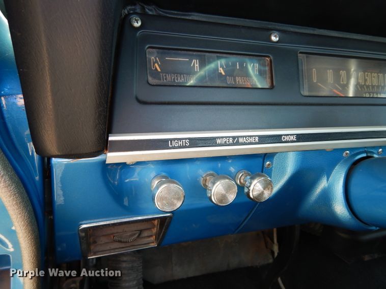 image for item GH9909 1968 International 1000D  pickup truck