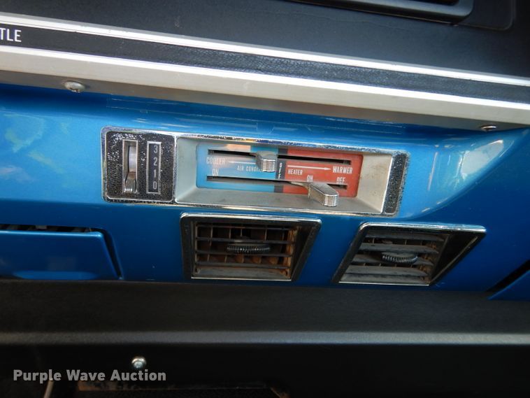 image for item GH9909 1968 International 1000D  pickup truck