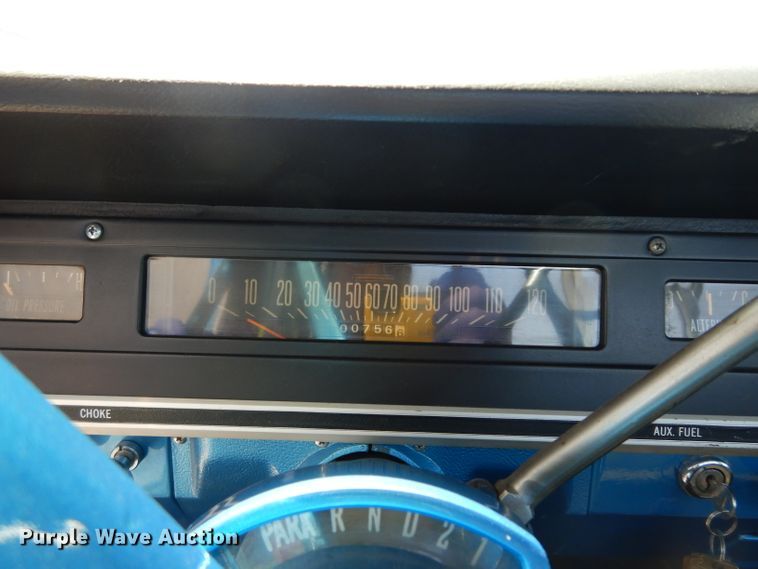 image for item GH9909 1968 International 1000D  pickup truck