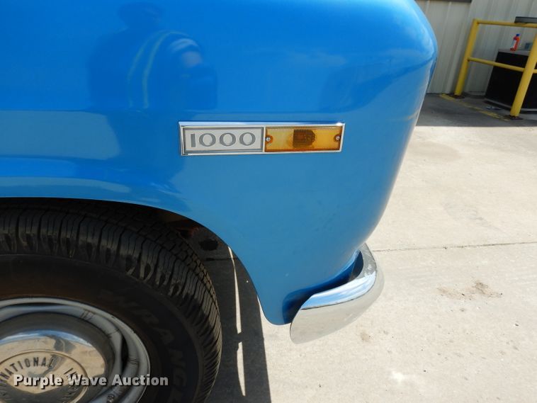image for item GH9909 1968 International 1000D  pickup truck