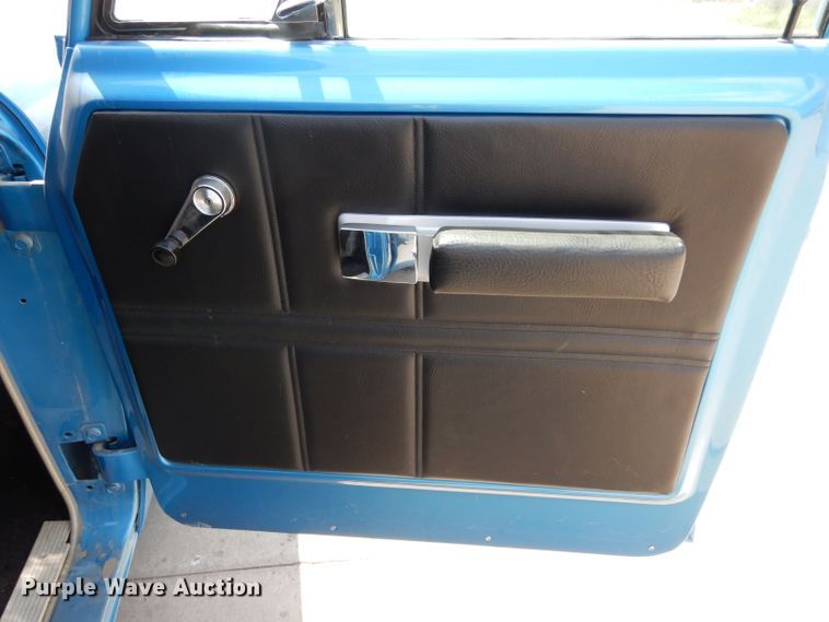 image for item GH9909 1968 International 1000D  pickup truck