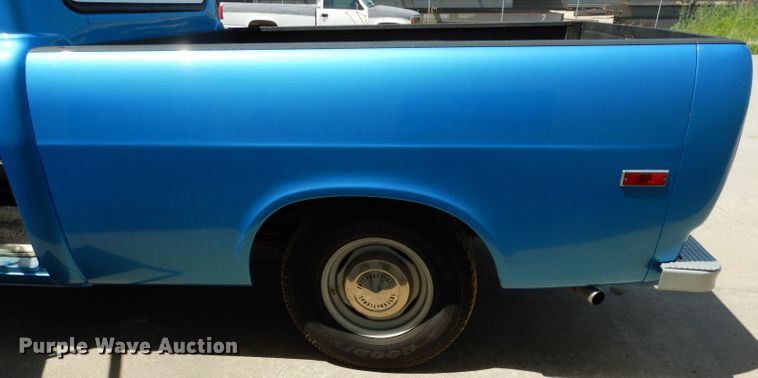 image for item GH9909 1968 International 1000D  pickup truck