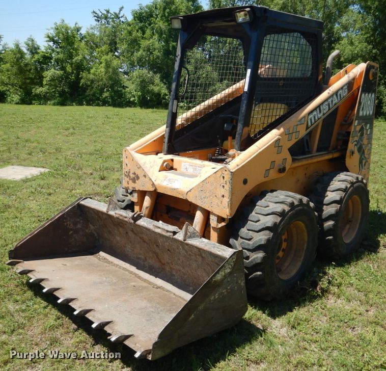 image for item GM9248 1996 Mustang 2060  skid steer loader