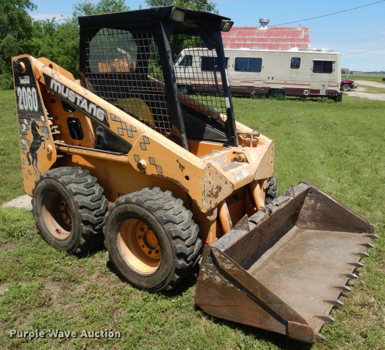 image for item GM9248 1996 Mustang 2060  skid steer loader