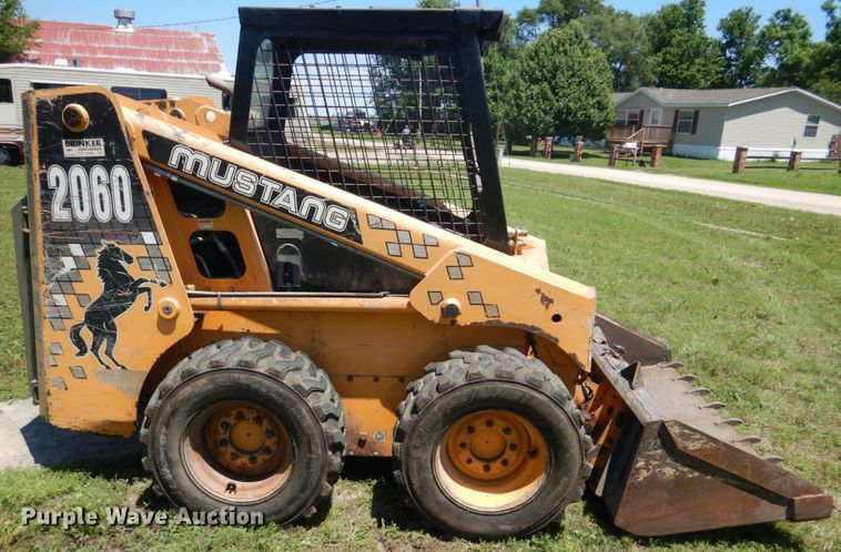 image for item GM9248 1996 Mustang 2060  skid steer loader