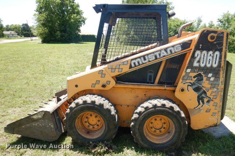 image for item GM9248 1996 Mustang 2060  skid steer loader