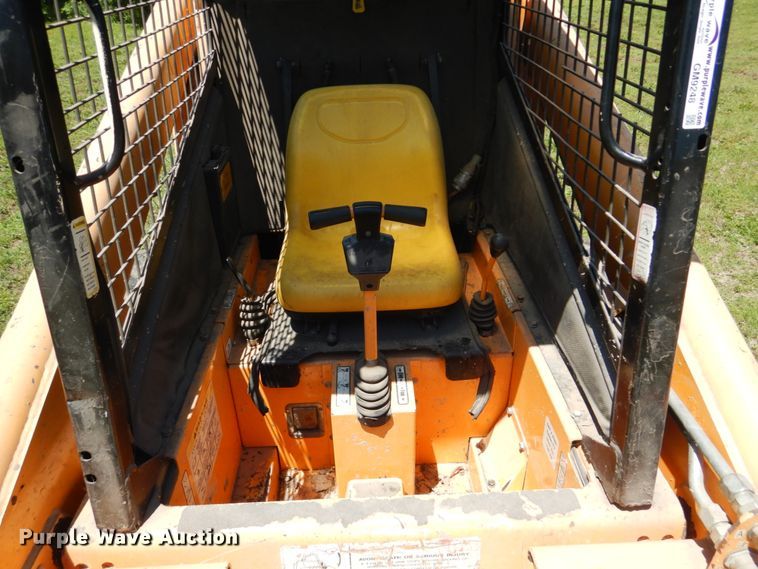 image for item GM9248 1996 Mustang 2060  skid steer loader