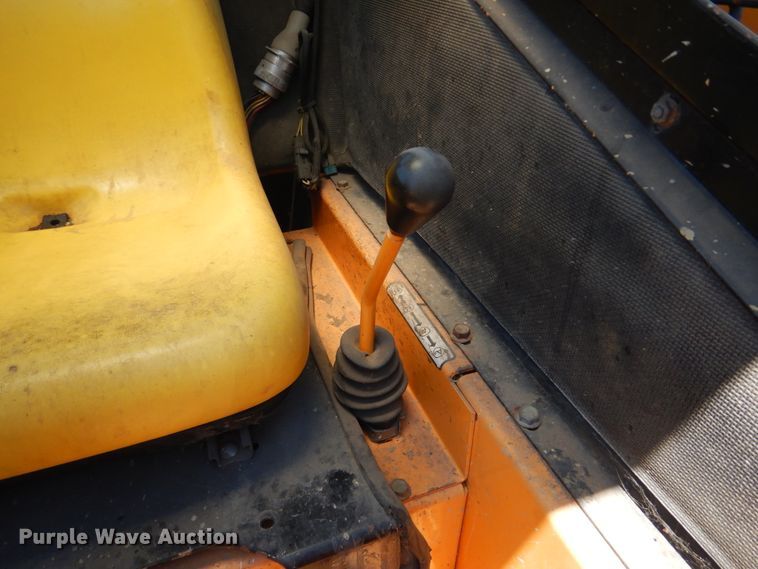 image for item GM9248 1996 Mustang 2060  skid steer loader