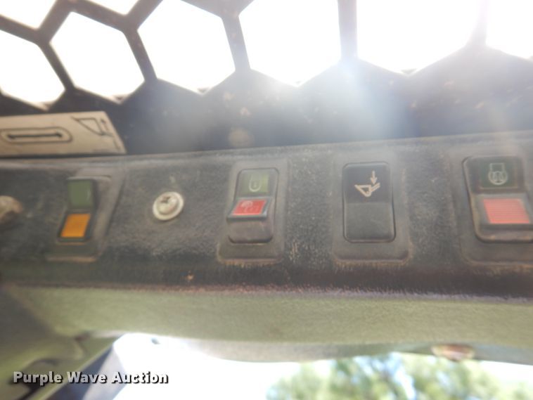 image for item GM9248 1996 Mustang 2060  skid steer loader