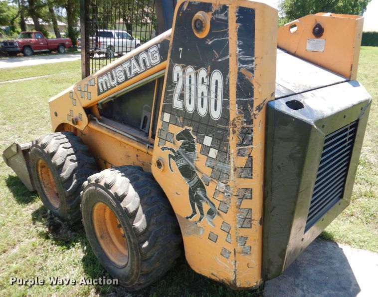 image for item GM9248 1996 Mustang 2060  skid steer loader
