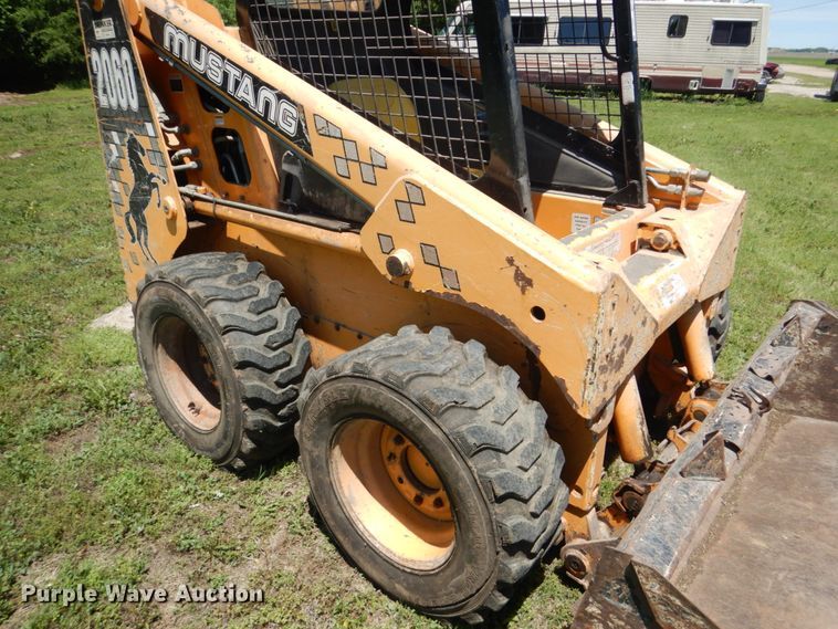 image for item GM9248 1996 Mustang 2060  skid steer loader