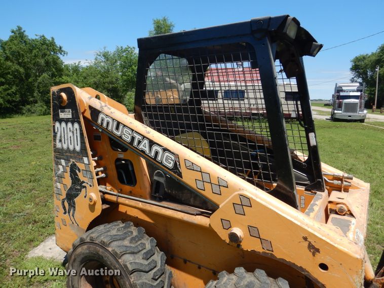 image for item GM9248 1996 Mustang 2060  skid steer loader