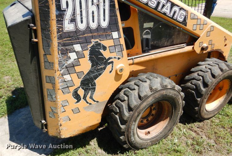 image for item GM9248 1996 Mustang 2060  skid steer loader
