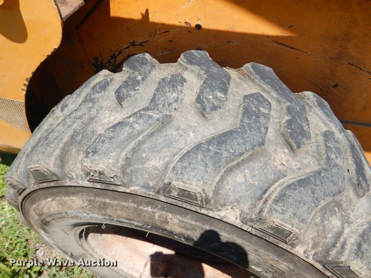 image for item GM9248 1996 Mustang 2060  skid steer loader