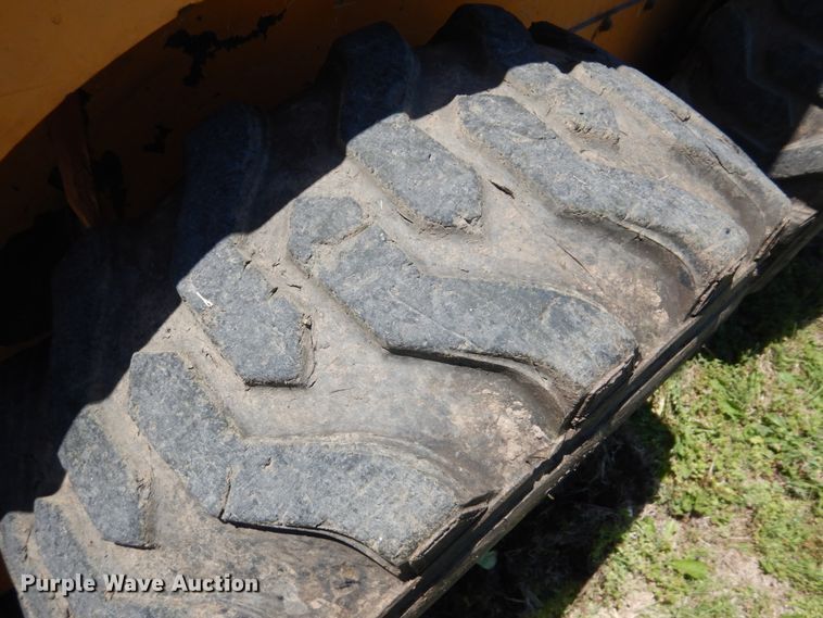 image for item GM9248 1996 Mustang 2060  skid steer loader