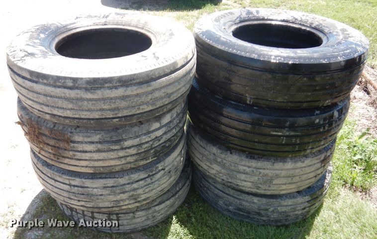 image for item GM9251 (8) Gladiator OR35TR 235/85R16 tires