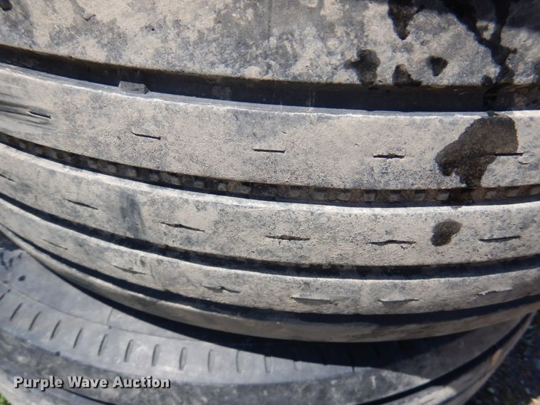 image for item GM9251 (8) Gladiator OR35TR 235/85R16 tires