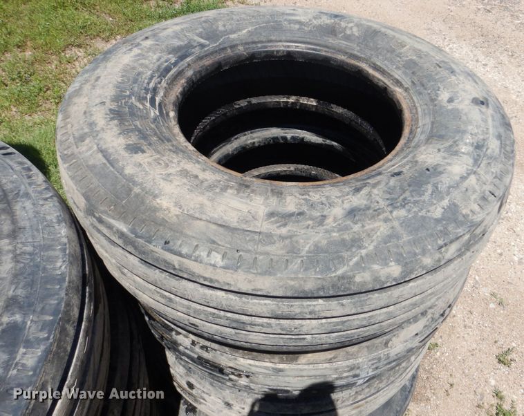 image for item GM9251 (8) Gladiator OR35TR 235/85R16 tires