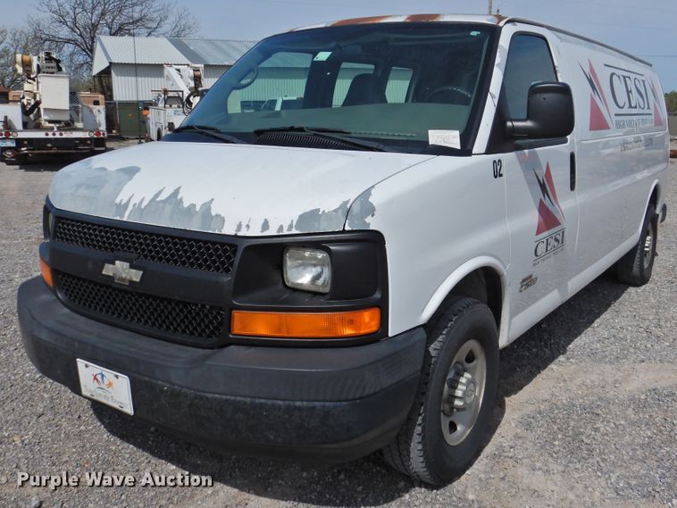 image for item GN9795 2006 Chevrolet Express 2500  van