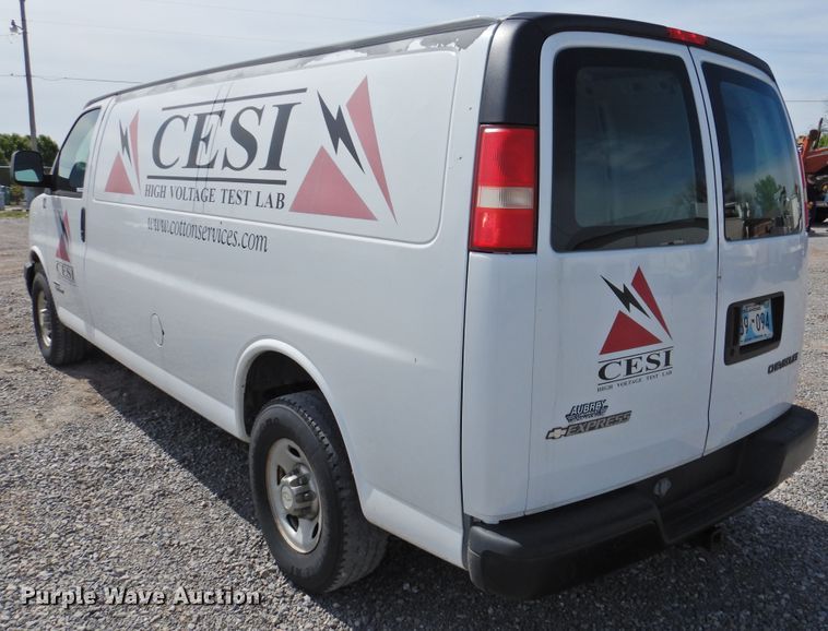 image for item GN9795 2006 Chevrolet Express 2500  van