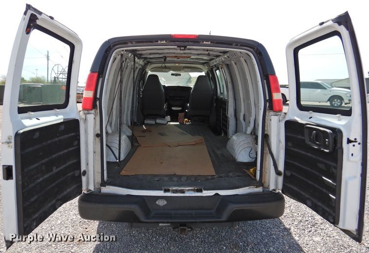 image for item GN9795 2006 Chevrolet Express 2500  van